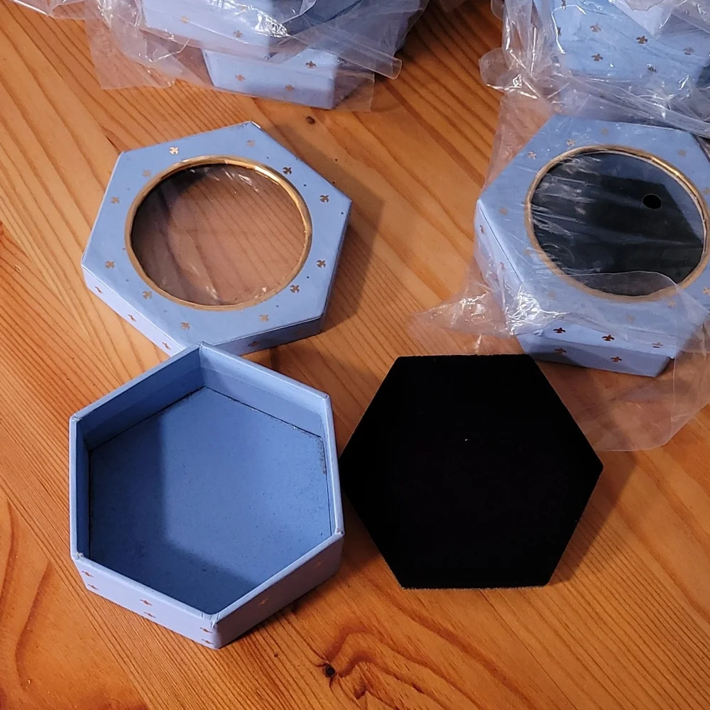 50 beautiful mini hexagon boxes perfect size jewelry or miniatures - Picture 3 of 5